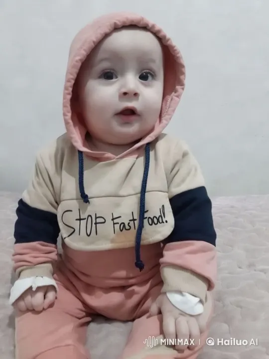 Baby in 'STOP Fast Food!' Hoodie Promotes Soft, Aesthetic Message – AI Generated Video | Hailuo AI