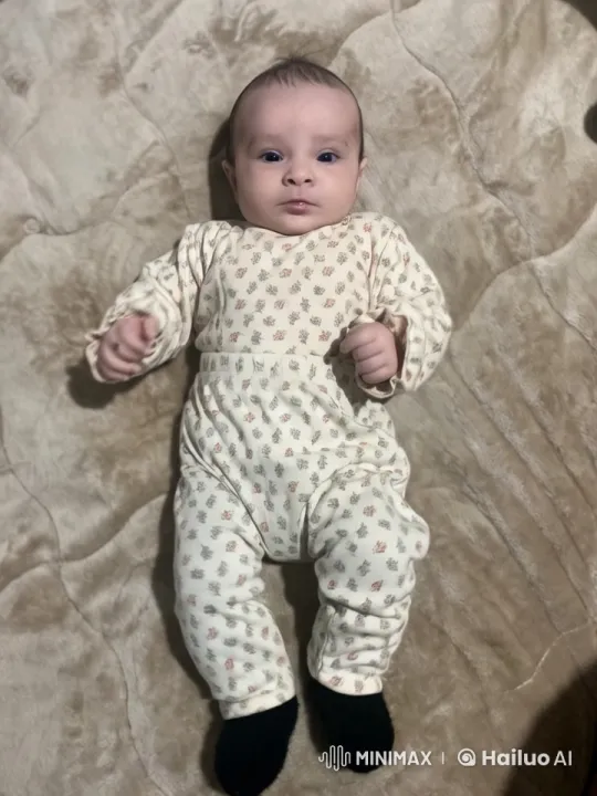 Baby's Gentle Kung Fu Dance on Soft Blanket – AI Generated Video | Hailuo AI