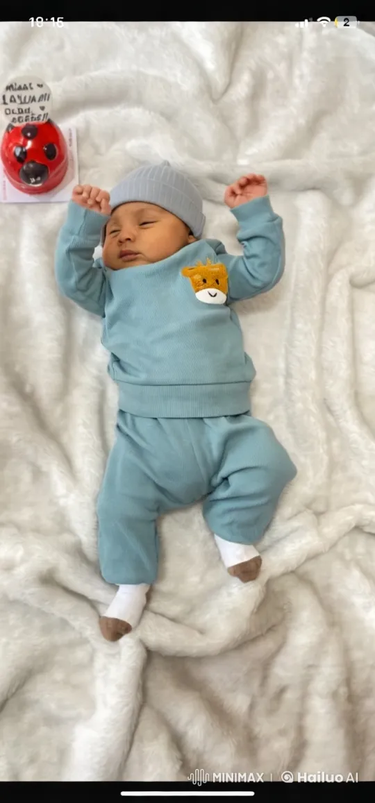 Baby's Joyful Dance and Kung Fu Pose – AI Generated Video | Hailuo AI