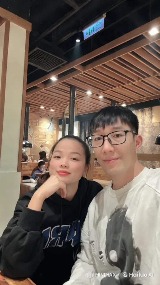 Martial Arts Display in Bustling Restaurant Setting – AI Generated Video | Hailuo AI