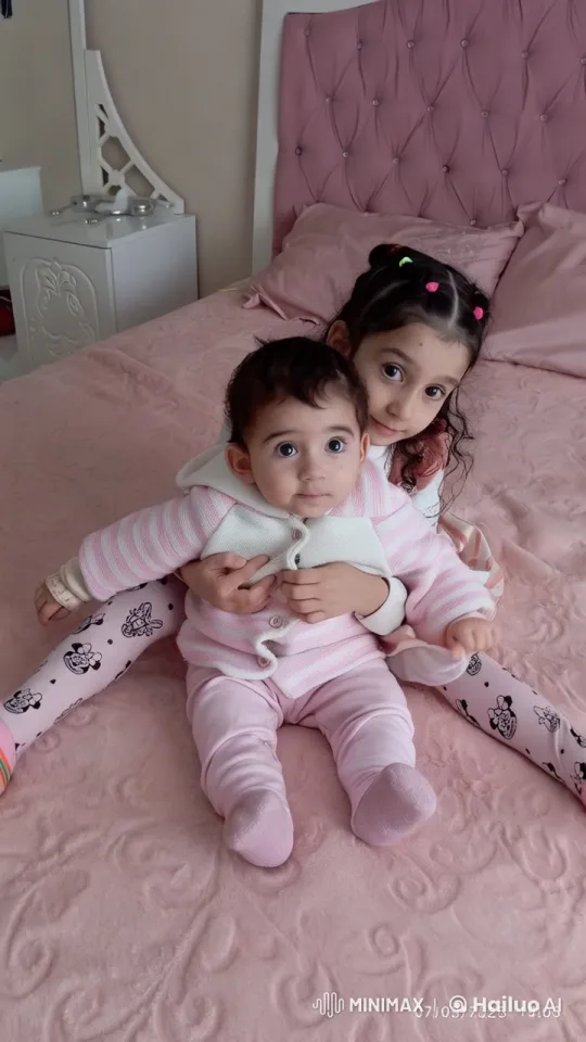 Cozy Playful Siblings on Animated Bed – AI Generated Video | Hailuo AI