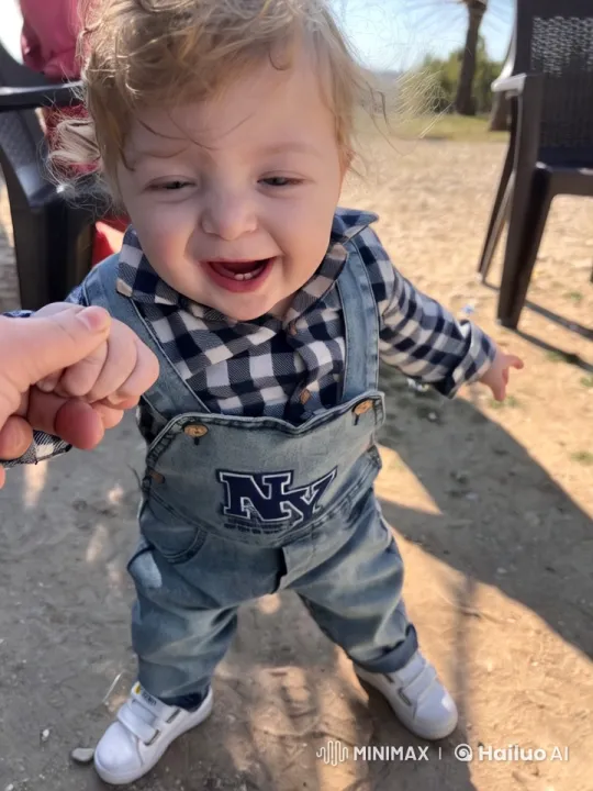 Child's Joyful Dance and Kung Fu Moves – AI Generated Video | Hailuo AI