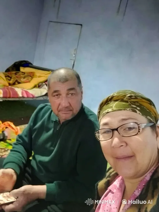 Cozy Indoor Scene with Warm Ambiance and Two Individuals – AI Generated Video | Hailuo AI