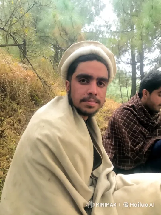 Aesthetic Serenity: Forest Portrait of Two Subjects – AI Generated Video | Hailuo AI