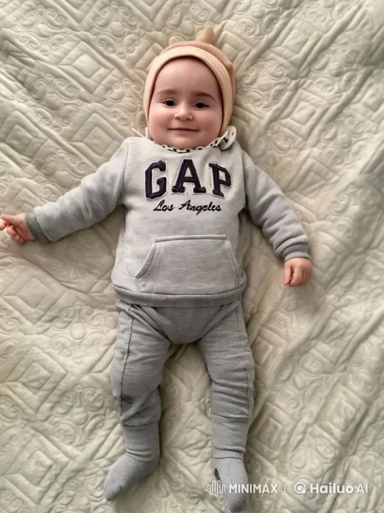 Baby's Joyful Kung Fu Dance with Soft Aesthetics – AI Generated Video | Hailuo AI