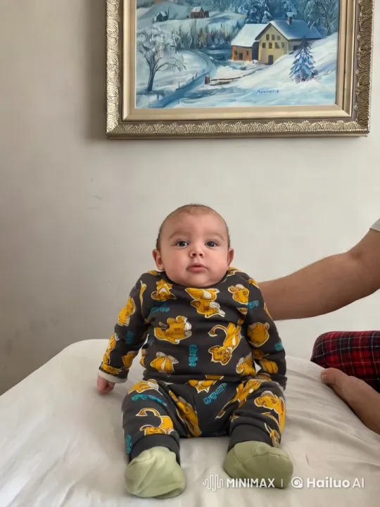 Baby's Playful Dance and Kung Fu Moves – AI Generated Video | Hailuo AI