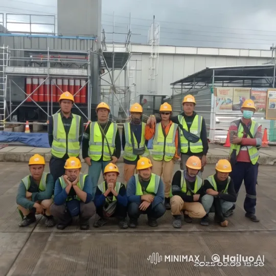 Construction Workers Engage in Kungfu Battle – AI Generated Video | Hailuo AI