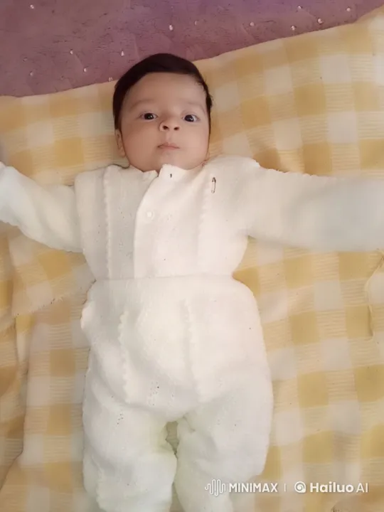 Baby's Joyful Dance and Playful Punches – AI Generated Video | Hailuo AI
