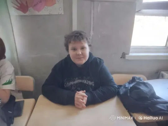Classroom Scene: Transition from Seated to Standing – AI Generated Video | Hailuo AI
