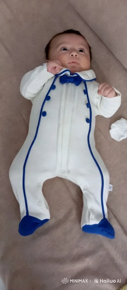 Baby's Joyful Dance and Kung Fu Moves – AI Generated Video | Hailuo AI