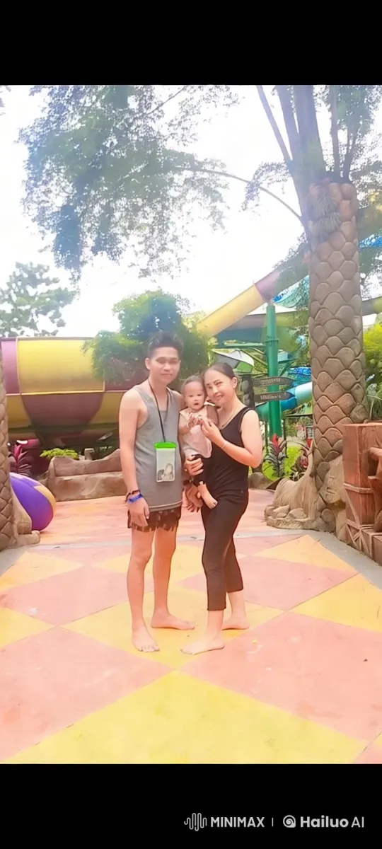 Family Performs Kung Fu in Amusement Park – AI Generated Video | Hailuo AI
