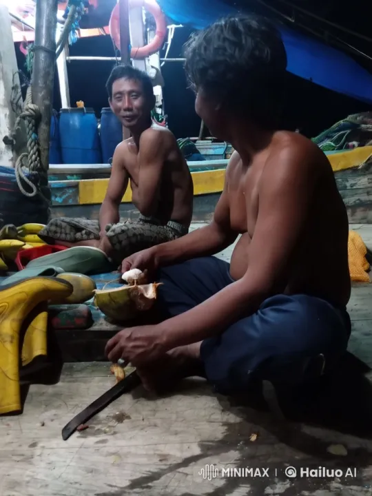 Nighttime Kung Fu Fight on a Stylish Boat – AI Generated Video | Hailuo AI