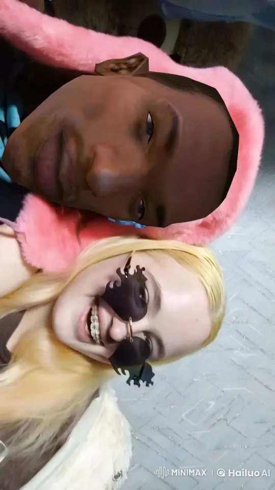 Blonde Woman Surprised by Gunshot in Static Scene – AI Generated Video | Hailuo AI