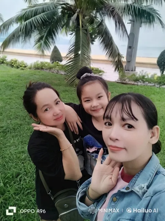 Martial Arts Display on Tropical Beachfront – AI Generated Video | Hailuo AI