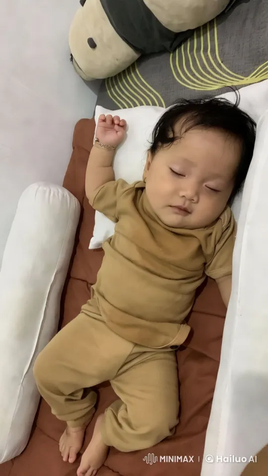 Baby's Playful Kungfu Dance in Cozy Setting – AI Generated Video | Hailuo AI