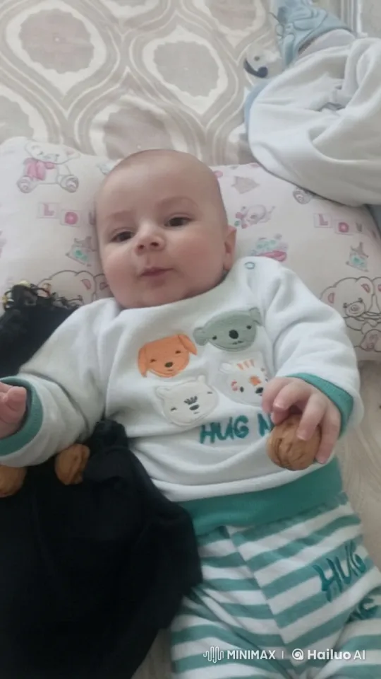 Baby Dancing Playfully in Cozy Room Animation – AI Generated Video | Hailuo AI