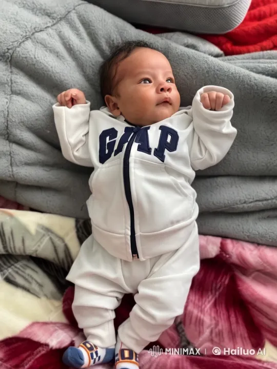 Baby's Adorable Kung Fu Dance on Soft Blanket – AI Generated Video | Hailuo AI