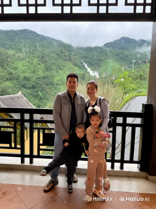 Family Practices Kungfu in Scenic Mountain Setting – AI Generated Video | Hailuo AI
