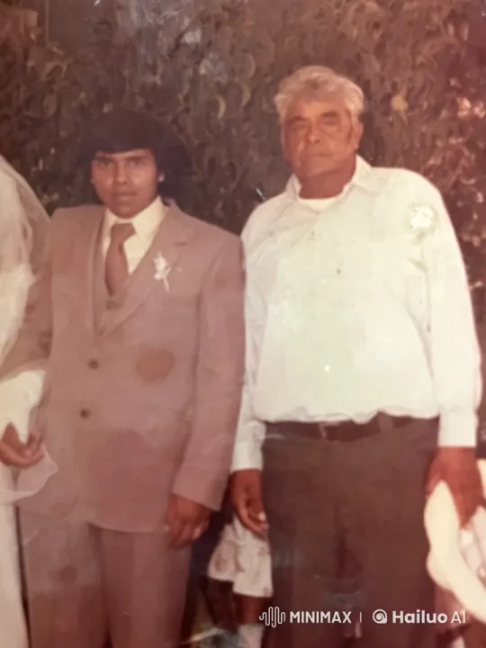 Formal Event Embrace Between Two Men – AI Generated Video | Hailuo AI