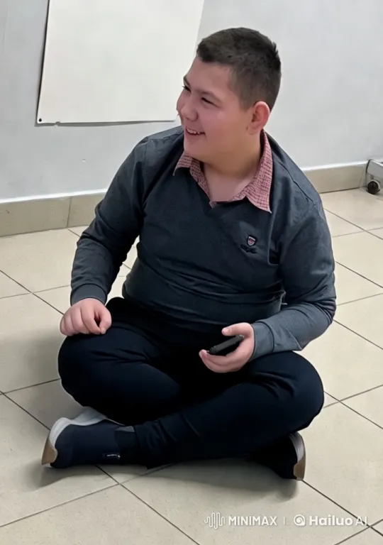 Young Man Rushes Towards Mountain of Burgers – AI Generated Video | Hailuo AI