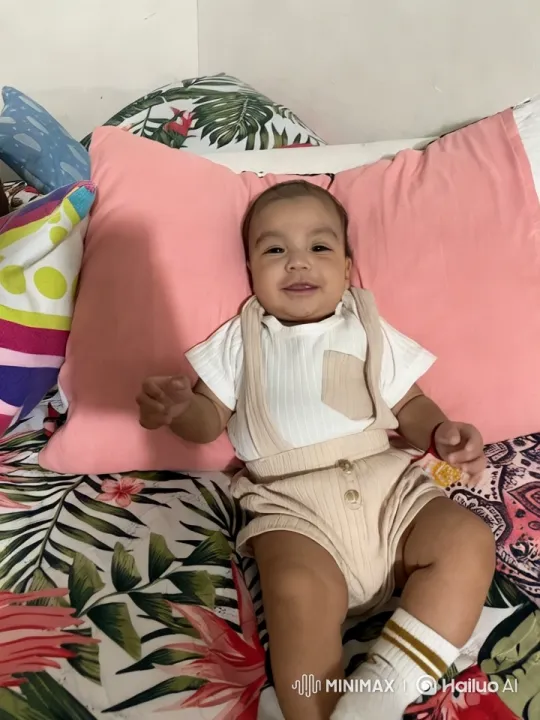 Baby's Playful Dance and Kung Fu Poses – AI Generated Video | Hailuo AI