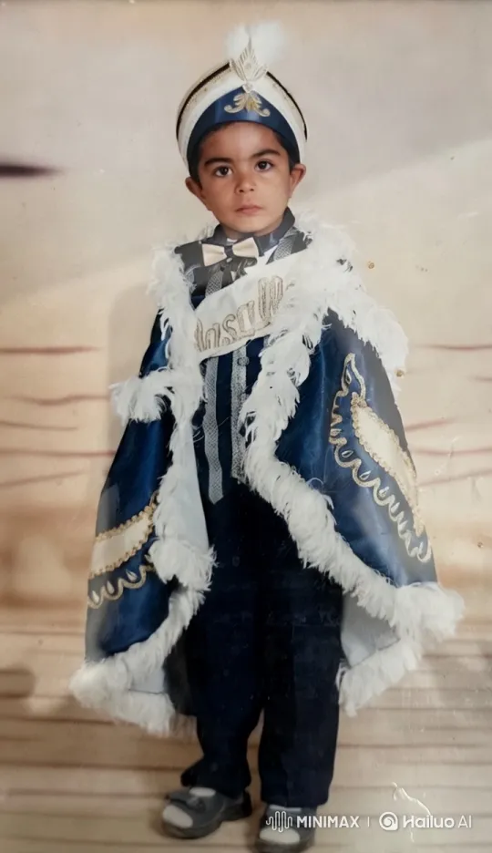 Child in Ornate Traditional Costume - Aesthetic Close-Up – AI Generated Video | Hailuo AI