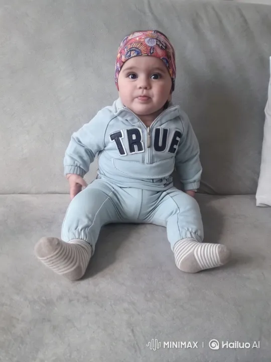 Baby's Energetic Kung Fu Dance on Couch – AI Generated Video | Hailuo AI