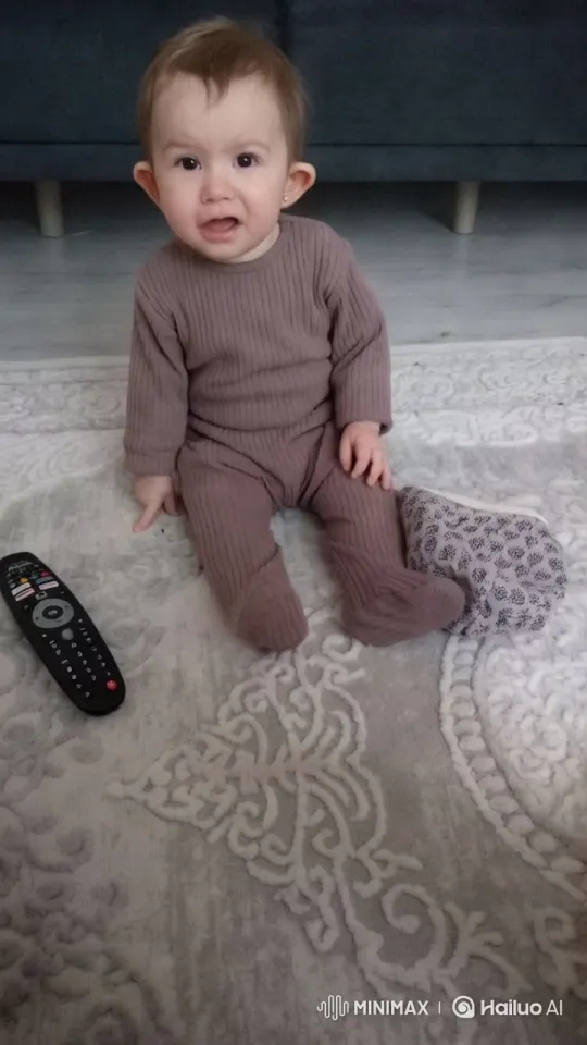 Baby's Playful Dance and Kung Fu Stance – AI Generated Video | Hailuo AI