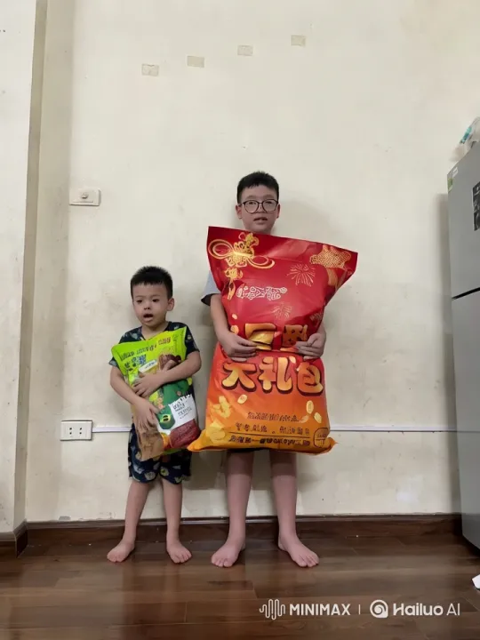 Children Display Martial Arts Skills with Snack Bags – AI Generated Video | Hailuo AI