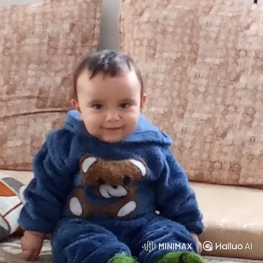 Cozy Living Room with Baby in Teddy Bear Onesie – AI Generated Video | Hailuo AI