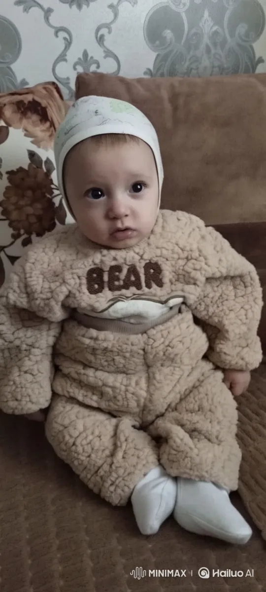 Baby Dancing Enthusiastically in Cozy Bear Outfit – AI Generated Video | Hailuo AI
