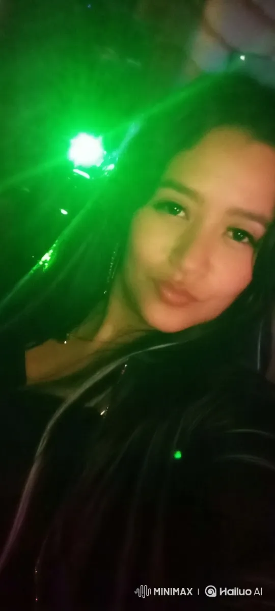 Energetic Dancer Showcases Fluid Moves with Green Light – AI Generated Video | Hailuo AI