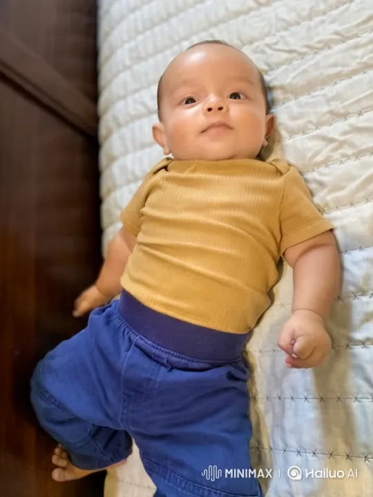 Baby's Joyful Dance and Kung Fu Stance – AI Generated Video | Hailuo AI
