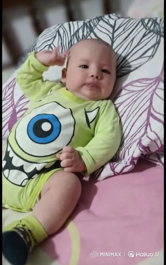 Baby's Playful Dance and Kung Fu Pose – AI Generated Video | Hailuo AI