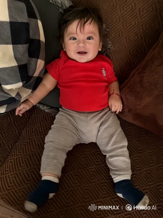 Baby's Playful Kung Fu Dance on Couch – AI Generated Video | Hailuo AI