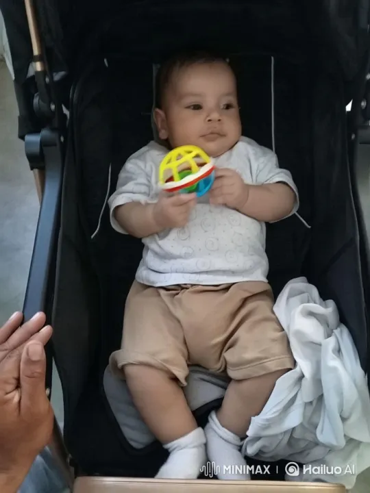 Baby's Joyful Play: Toy, Dance, and Kung Fu Moves – AI Generated Video | Hailuo AI