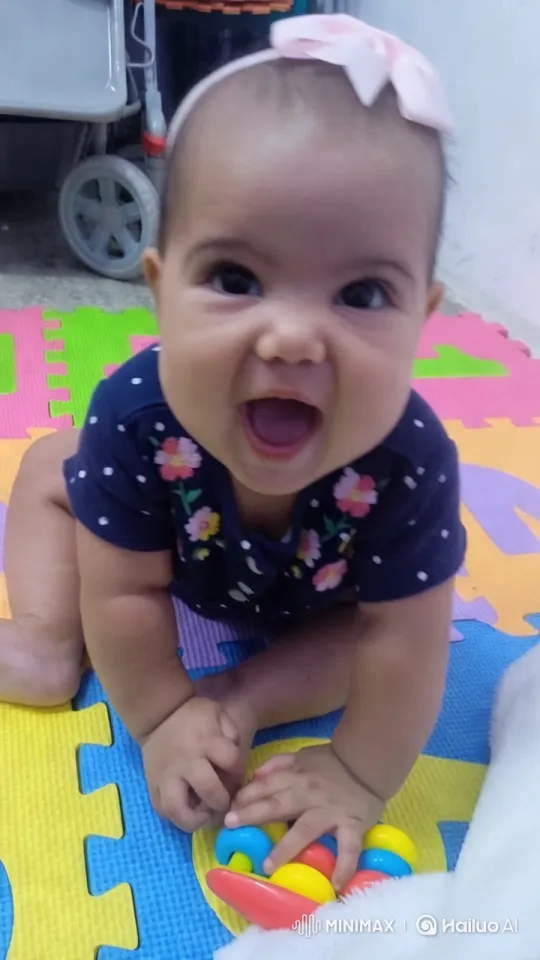 Baby Dancing on Foam Mat with Toy – AI Generated Video | Hailuo AI