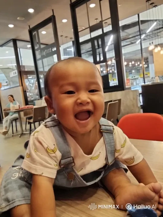Baby's Joyful Dance and Kung Fu Moves in Restaurant – AI Generated Video | Hailuo AI