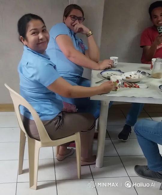 Baby Dances, Captivating Women at Table – AI Generated Video | Hailuo AI