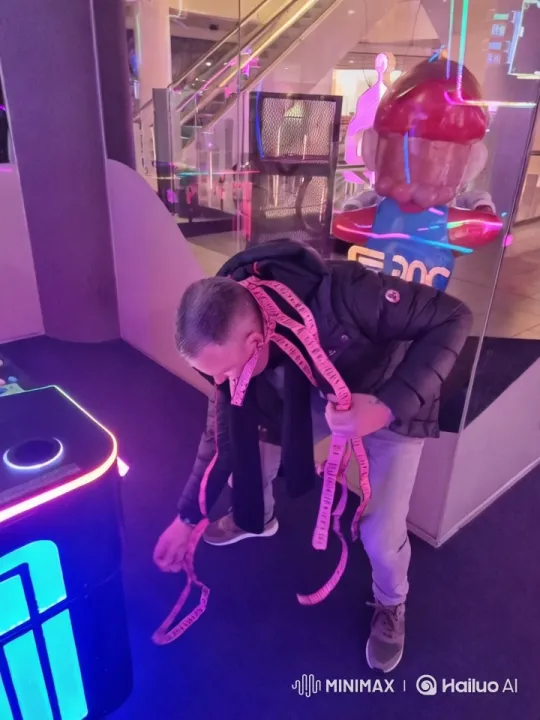 Lottery Winner Celebrates with Energetic Gabber Dance – AI Generated Video | Hailuo AI
