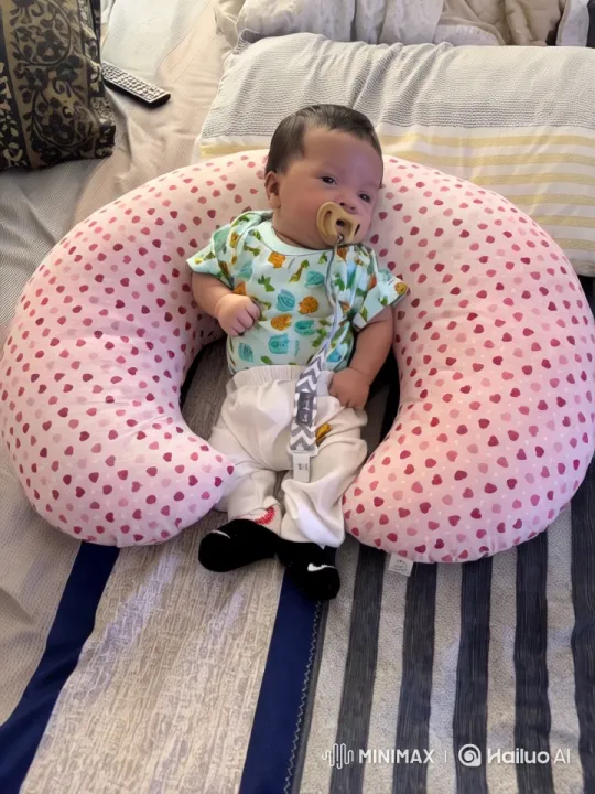 Baby's Playful Kung Fu Dance and Movement Exploration – AI Generated Video | Hailuo AI