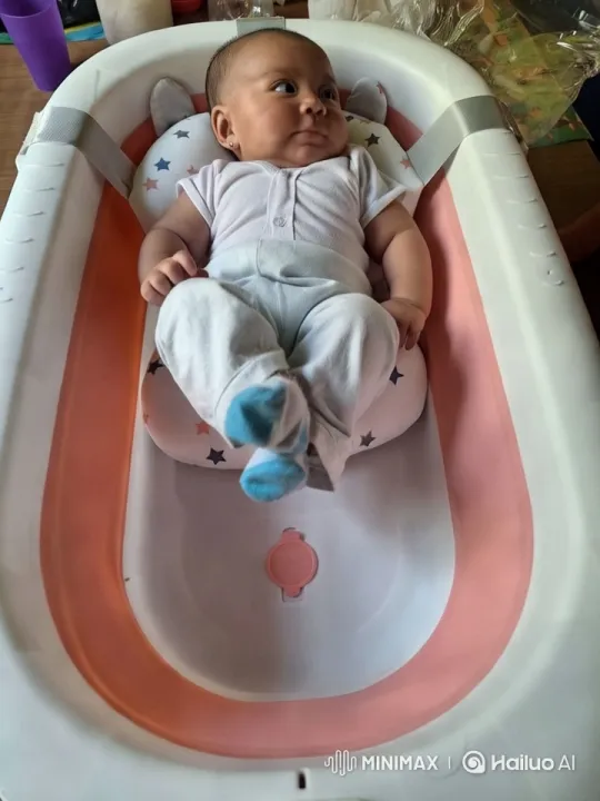 Baby's Playful Dance and Kung Fu Moves in Bathtub – AI Generated Video | Hailuo AI