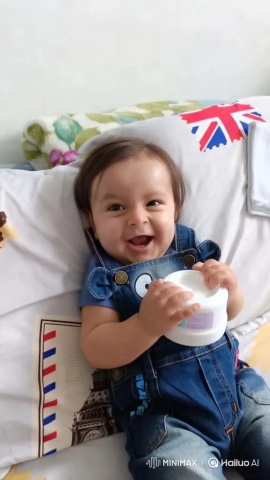 Joyful Baby Dancing in Festive Warmth – AI Generated Video | Hailuo AI
