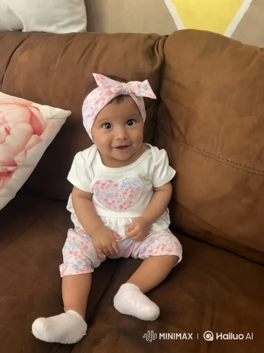 Baby's Playful Kung Fu Dance on Couch – AI Generated Video | Hailuo AI