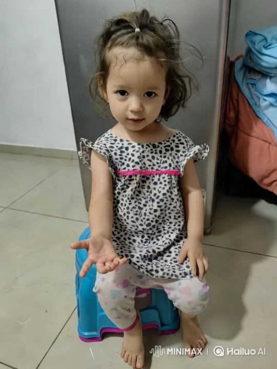 Young Girl Dancing Gracefully in Colorful Outfit – AI Generated Video | Hailuo AI
