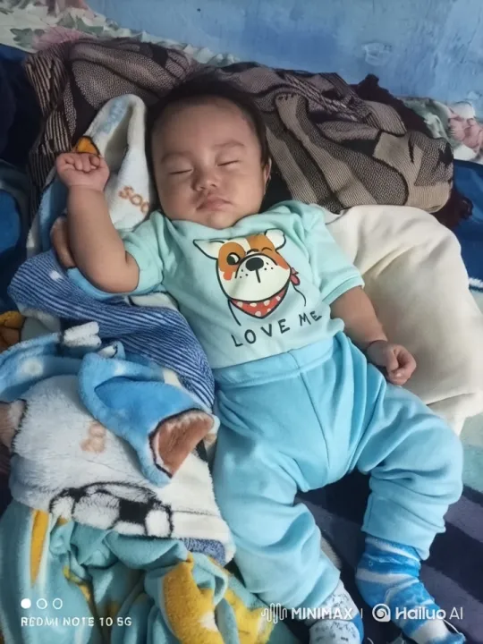 Aesthetic Video of a Baby in Cozy Surroundings – AI Generated Video | Hailuo AI