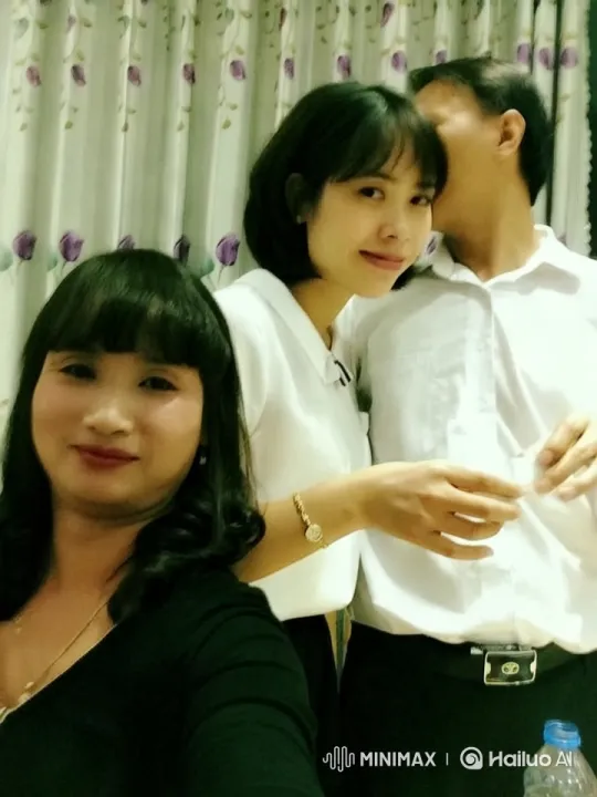 Formal Portraits with Floral Ambiance – AI Generated Video | Hailuo AI