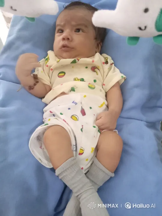 Baby's Joyful Dance in Colorful Outfit – AI Generated Video | Hailuo AI