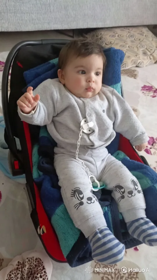 Baby's Joyful Dance and Playful Kung Fu Moves – AI Generated Video | Hailuo AI