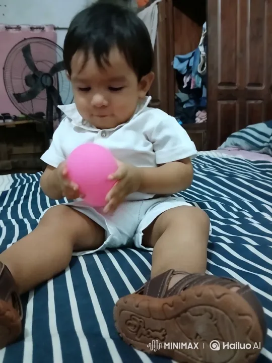 Toddler Dancing Joyfully in Playful Bedroom – AI Generated Video | Hailuo AI